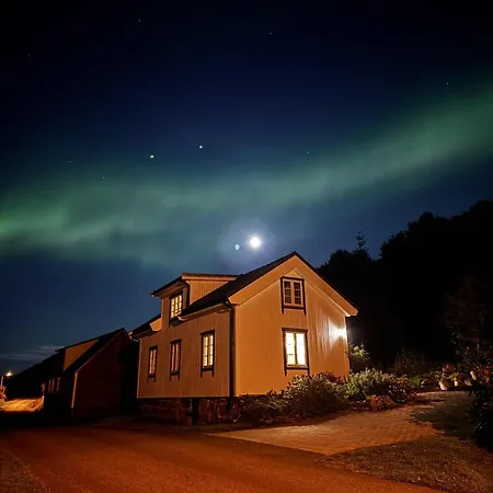 Heritage House In Lofoten With Modern Comfort & Scenic Views