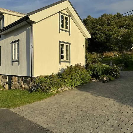 Heritage House In Lofoten With Modern Comfort & Scenic Views Jerstad