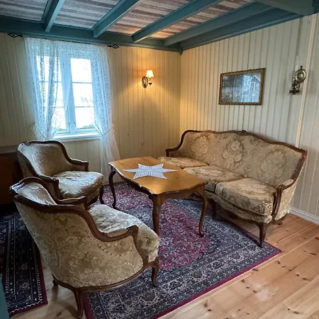 Hébergement de vacances Heritage House In Lofoten With Modern Comfort & Scenic Views
