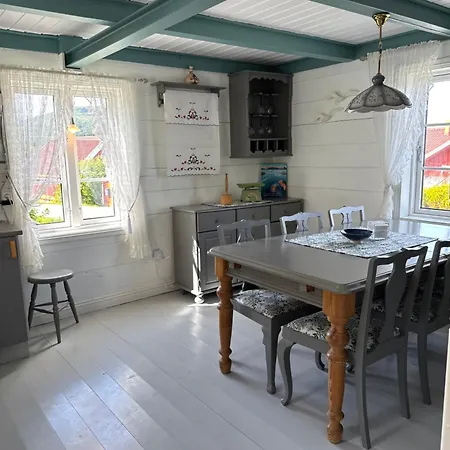 Heritage House In Lofoten With Modern Comfort & Scenic Views