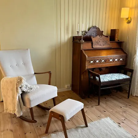 Heritage House In Lofoten With Modern Comfort & Scenic Views *