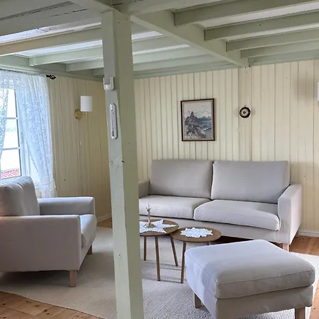 Heritage House In Lofoten With Modern Comfort & Scenic Views Jerstad