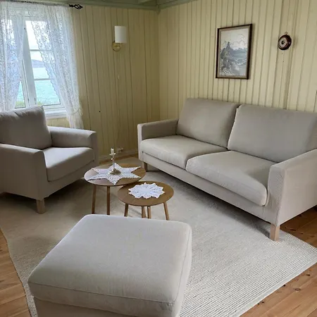 Heritage House In Lofoten With Modern Comfort & Scenic Views