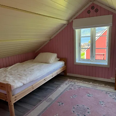 Heritage House In Lofoten With Modern Comfort & Scenic Views Jerstad