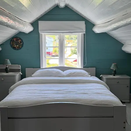 Heritage House In Lofoten With Modern Comfort & Scenic Views * Jerstad