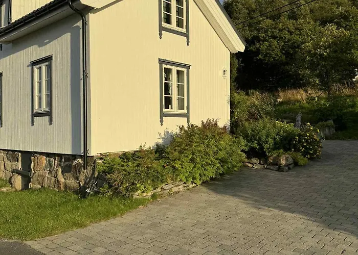 Traditional In Lofoten - Seaside On A Secluded Street Vestvagoy