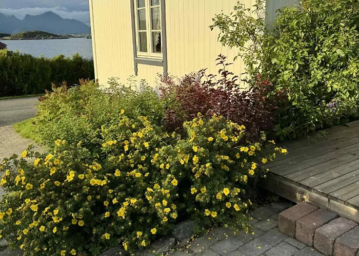 Hébergement de vacances Traditional In Lofoten - Seaside On A Secluded Street *