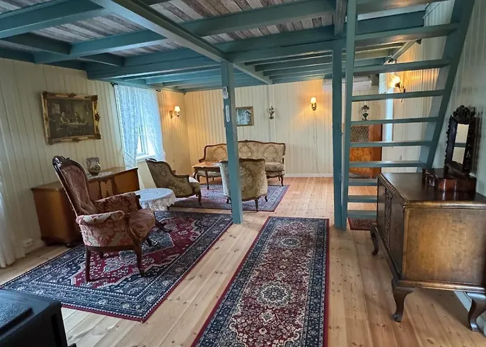 Traditional In Lofoten - Seaside On A Secluded Street * Vestvagoy